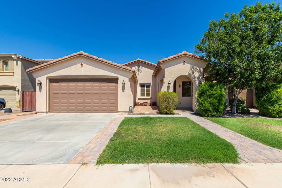 196 W YELLOW WOOD Avenue, San Tan Valley, AZ 85140