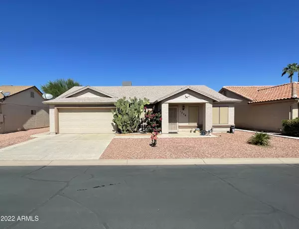 1528 E SPYGLASS Drive, Chandler, AZ 85249