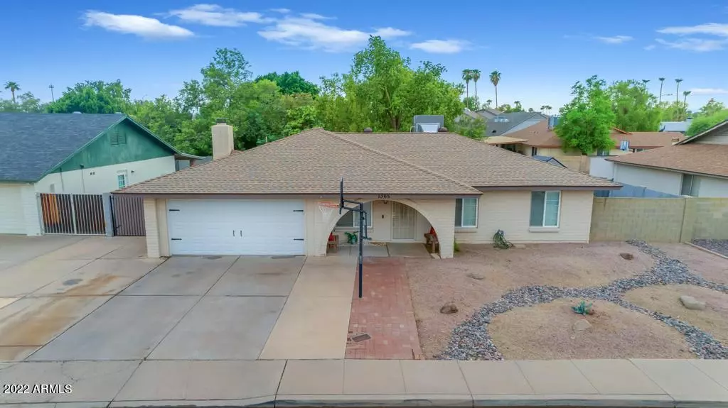 1365 W NIDO Avenue, Mesa, AZ 85202