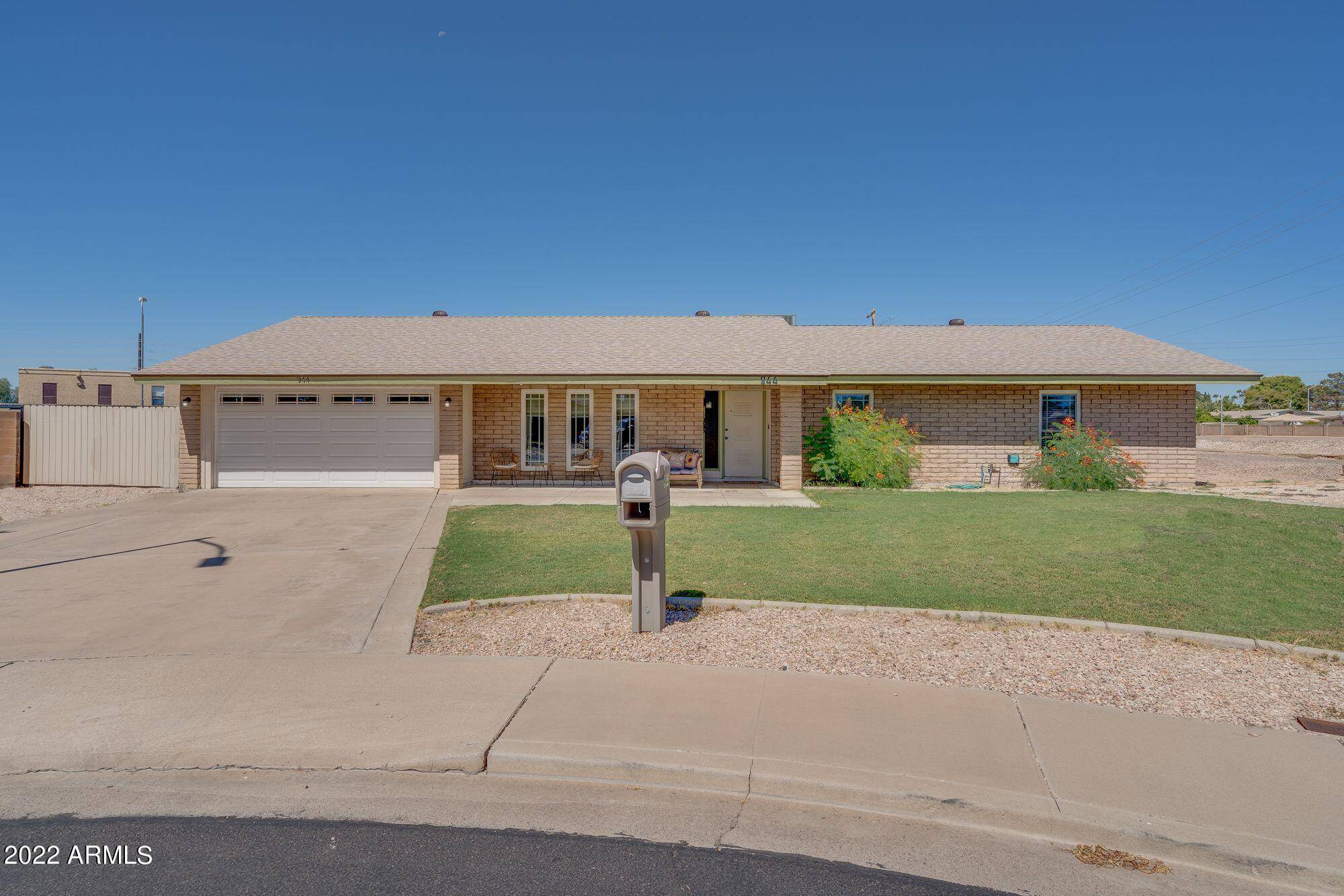 944 N ALLEN Circle, Mesa, AZ 85203