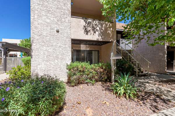 Chandler, AZ 85225,886 W GALVESTON Street #115