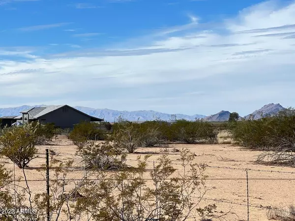 Wickenburg, AZ 85390,0 W Abbott Road #5