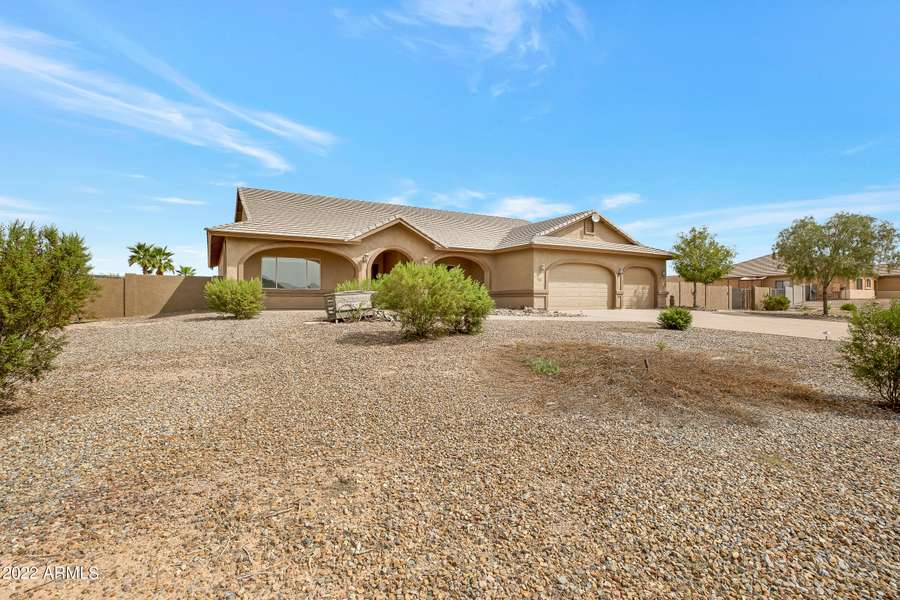 736 W RHEA Road, San Tan Valley, AZ 85143