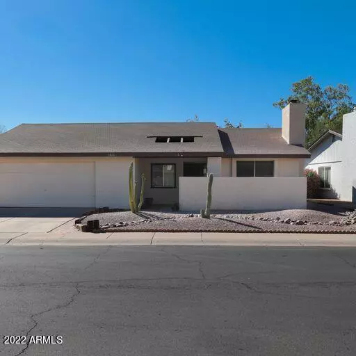 1820 S Standage Circle, Mesa, AZ 85202