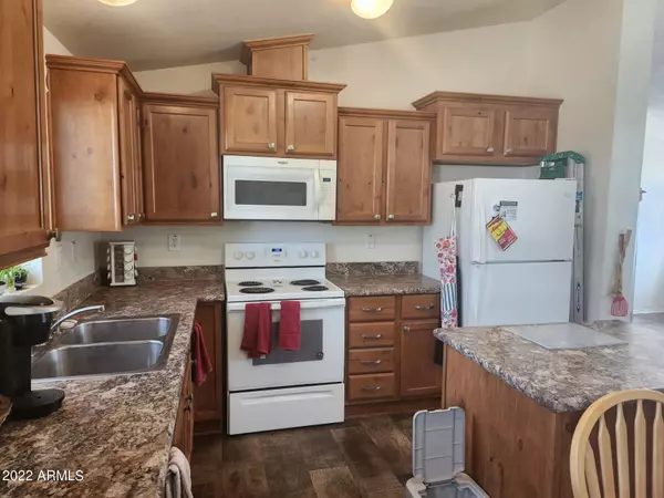 Overgaard, AZ 85933,2122 MEADOW Lane