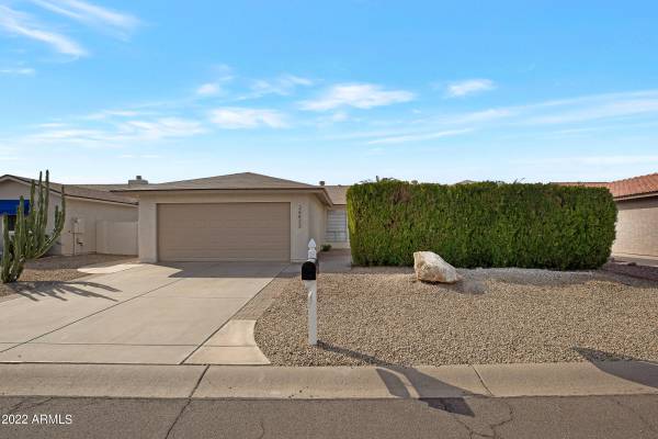 26422 S NEW TOWN Drive, Sun Lakes, AZ 85248