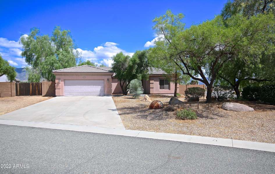 26395 S Kristina Drive, Congress, AZ 85332