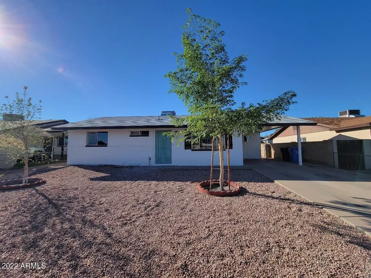 Phoenix, AZ 85041,117 W DESERT Drive