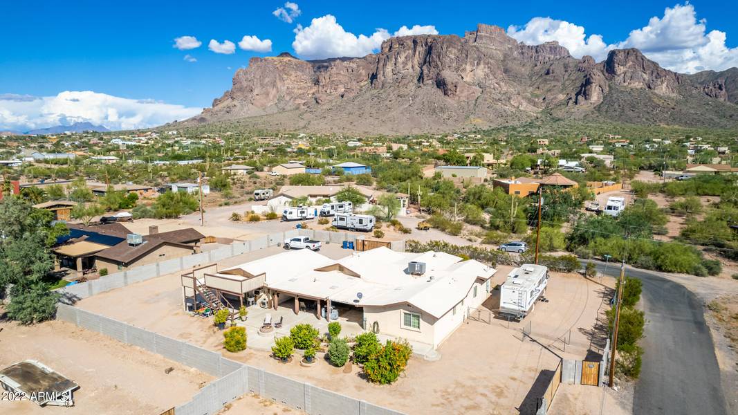 1550 N SIXSHOOTER Road, Apache Junction, AZ 85119