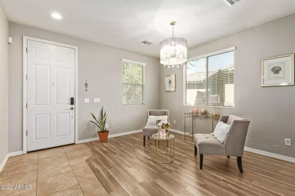 Phoenix, AZ 85041,2711 W LA SALLE Street