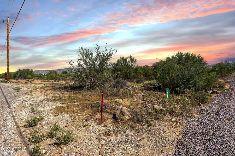 446 N 10TH Way #LOT 4, New River, AZ 85087