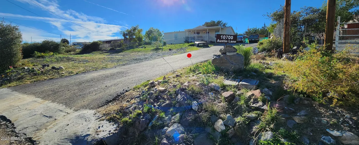 10700 S AUSTIN Lane, Mayer, AZ 86333