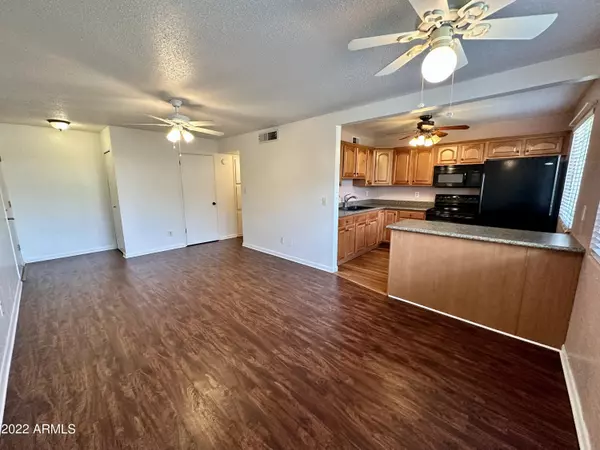 Phoenix, AZ 85017,2534 W BERRIDGE Lane #108