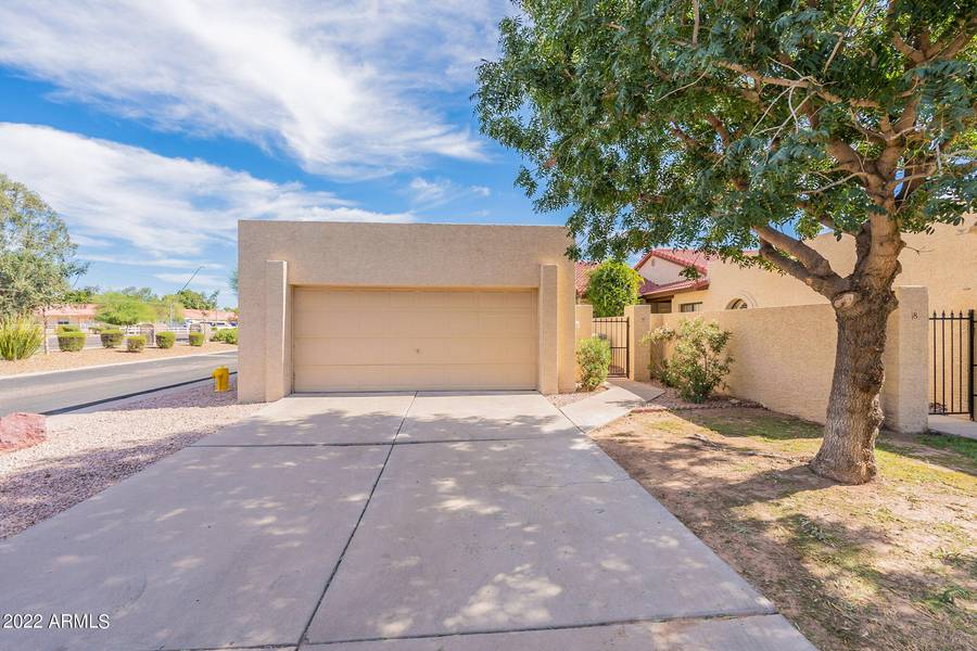 2059 E BROWN Road #9, Mesa, AZ 85213