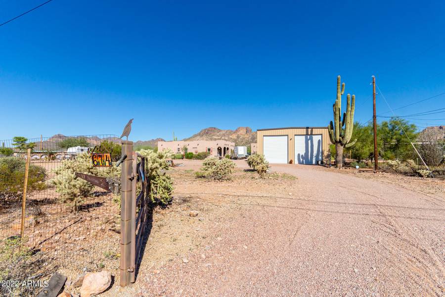 674 W KANIKSU Street, Apache Junction, AZ 85120