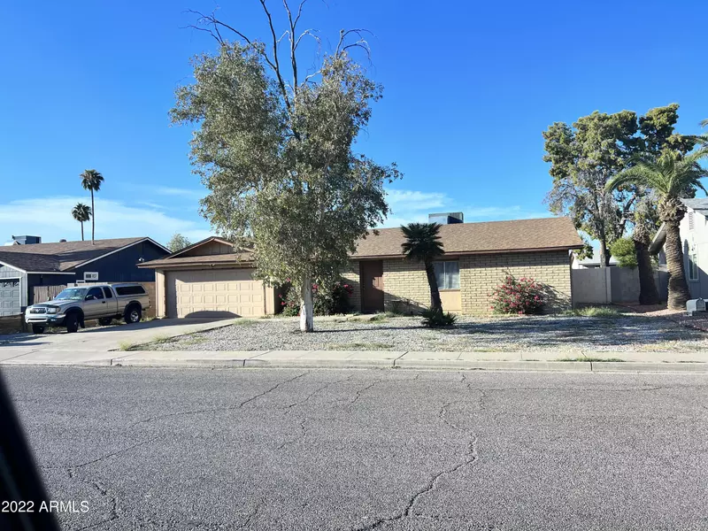 8646 W GLENROSA Avenue, Phoenix, AZ 85037