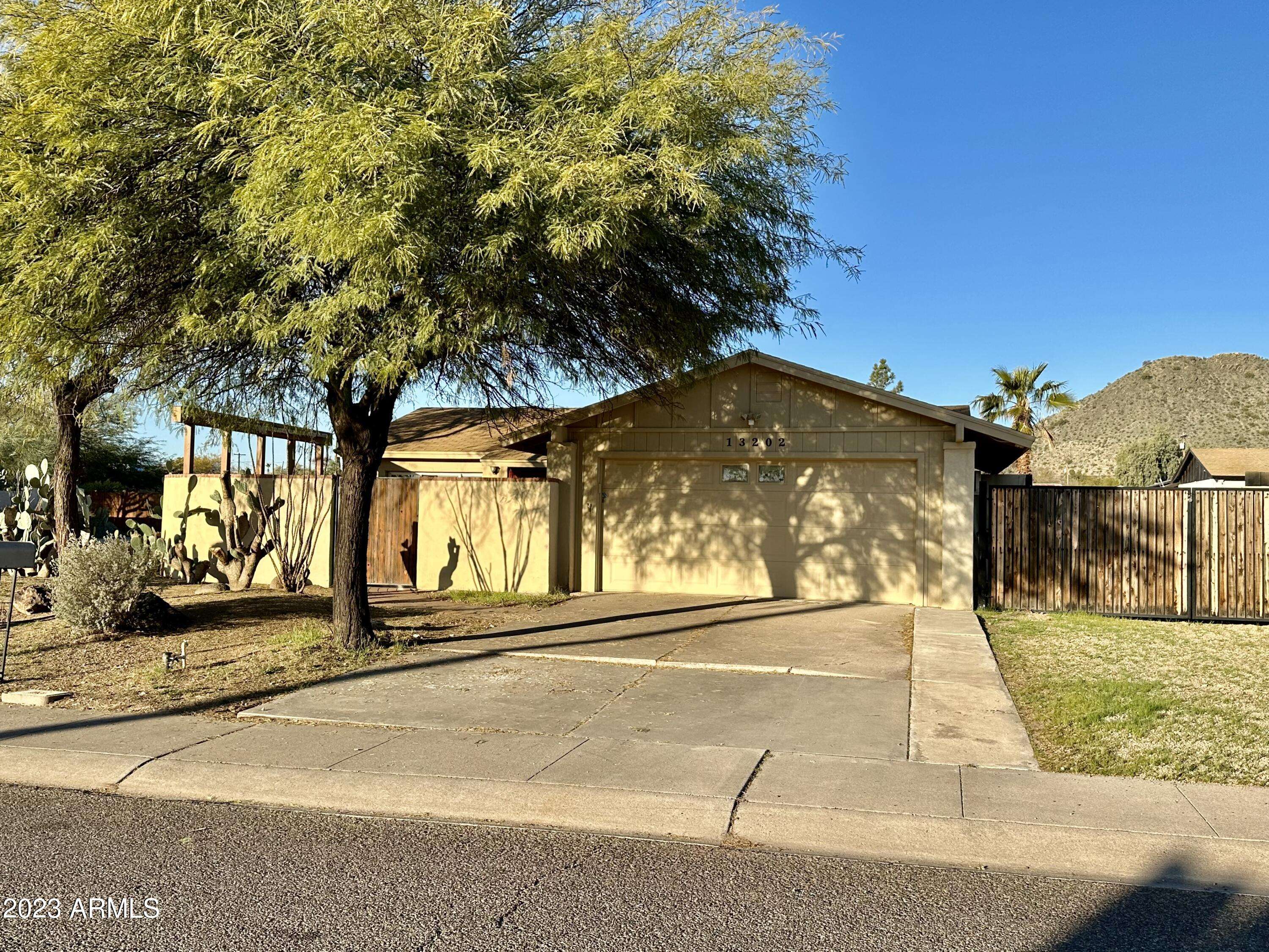 Phoenix, AZ 85032,13202 N 28TH Place
