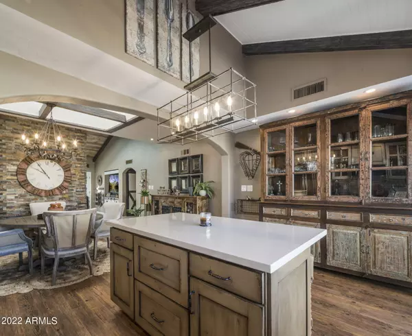 Paradise Valley, AZ 85253,5804 N SCOTTSDALE Road