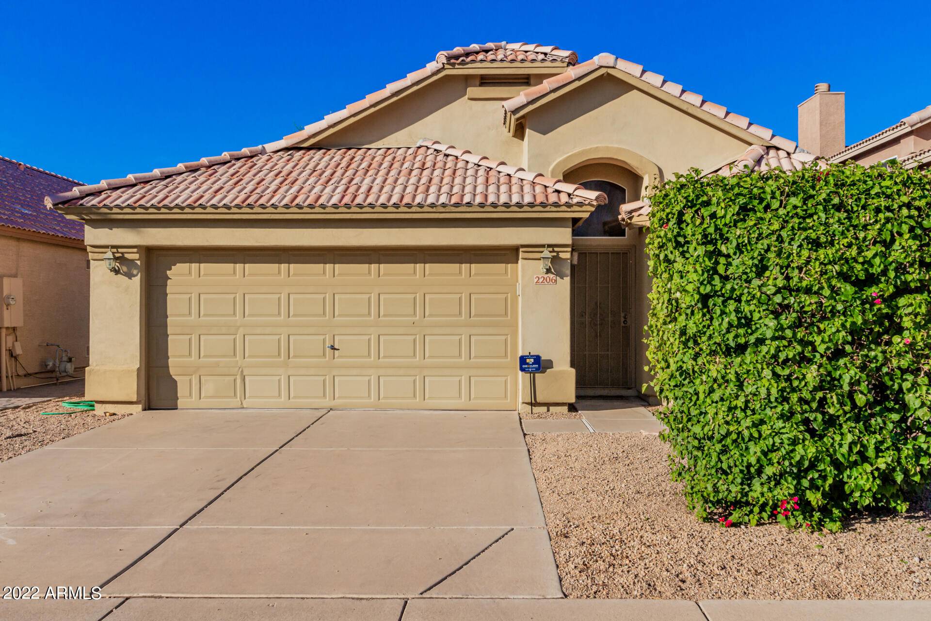 2206 E WAHALLA Lane, Phoenix, AZ 85024