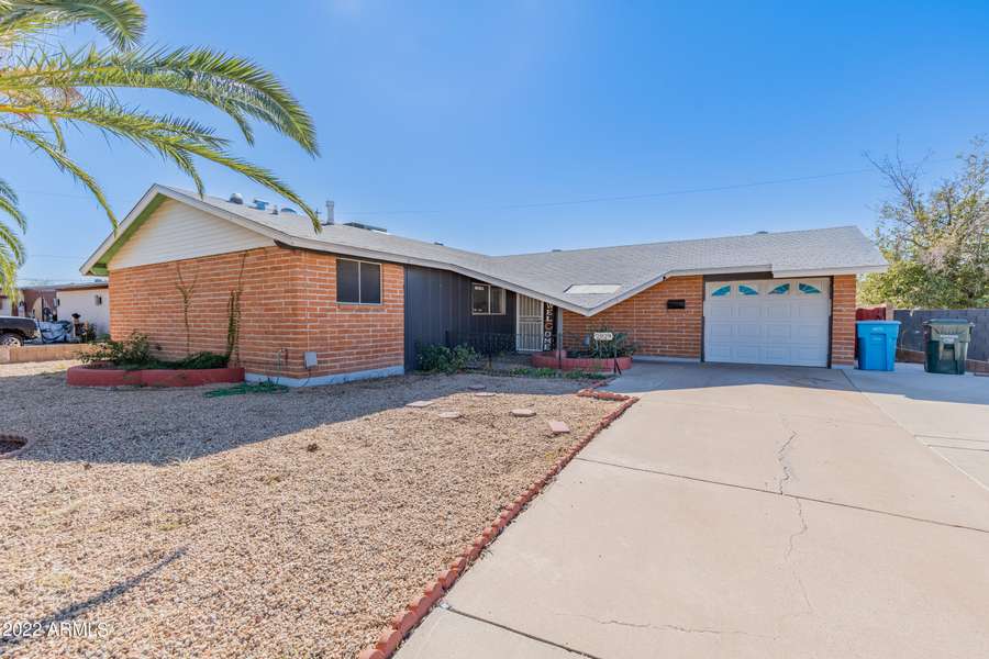 2929 W PORT ROYALE Lane, Phoenix, AZ 85053