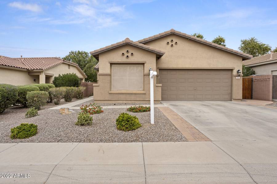 104 W REEVES Avenue, San Tan Valley, AZ 85140