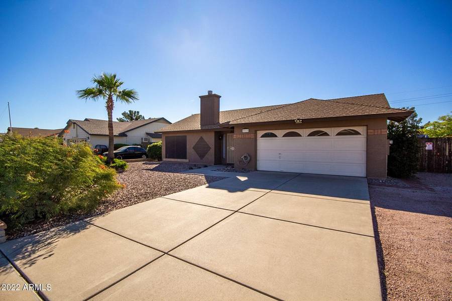 8815 W SELDON Lane, Peoria, AZ 85345