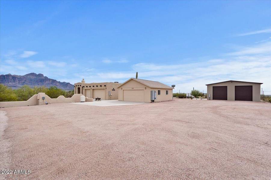 1559 E WHITELEY Street, Apache Junction, AZ 85119