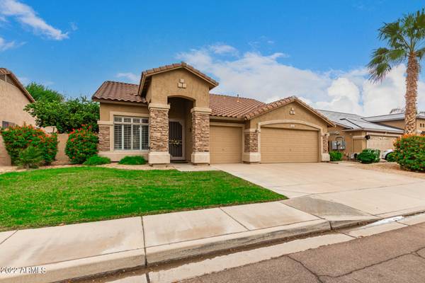 Chandler, AZ 85248,2216 W PERIWINKLE Way