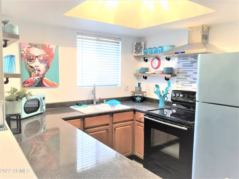 1352 E HIGHLAND Avenue #119, Phoenix, AZ 85014