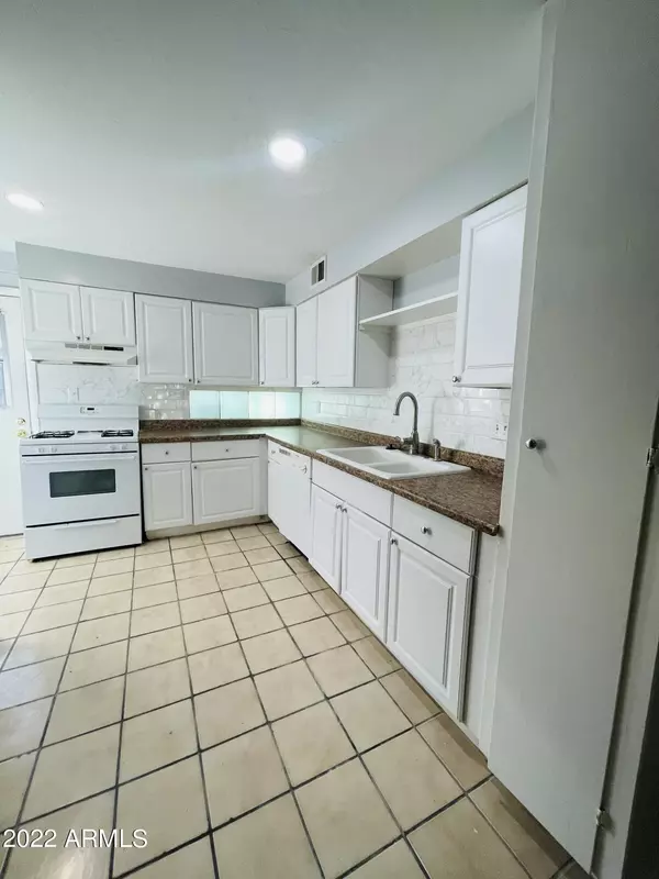 Phoenix, AZ 85014,1101 E BETHANY HOME Road #12