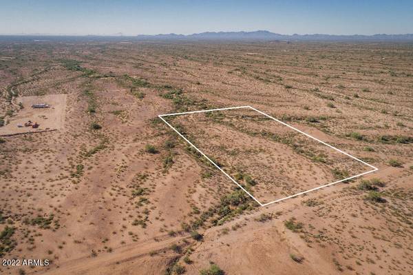 Wickenburg, AZ 85390,0 W Carefree Highway #3