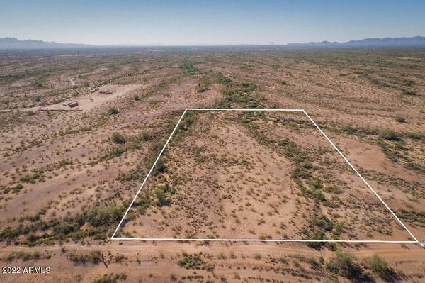 Wickenburg, AZ 85390,0 W Carefree Highway #3