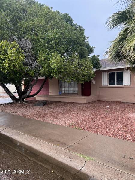 3742 W GLENDALE Avenue, Phoenix, AZ 85051