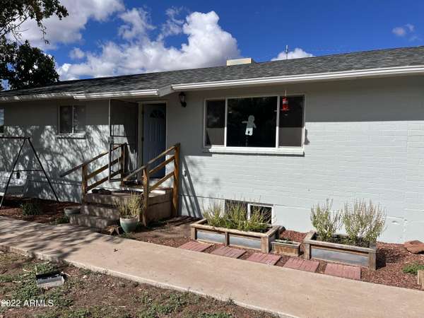 St Johns, AZ 85936,495 N 15TH Place W