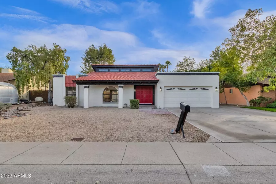 3921 W VOLTAIRE Avenue, Phoenix, AZ 85029