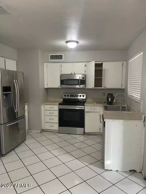 Phoenix, AZ 85033,7537 W FLOWER Street