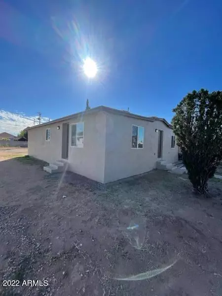 911 E 15TH Street, Douglas, AZ 85607