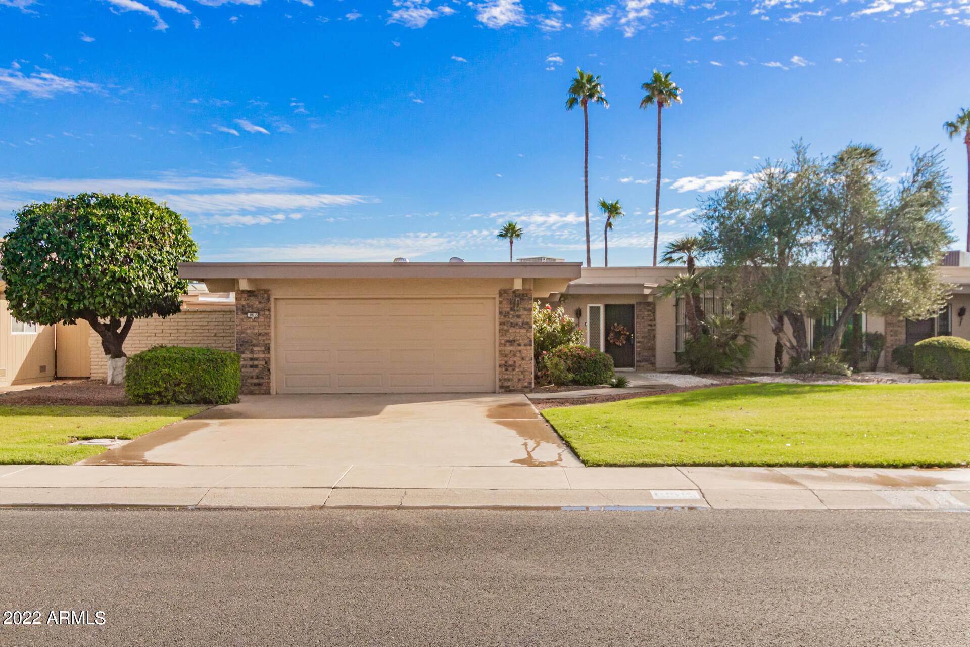 10615 W HUTTON Drive, Sun City, AZ 85351