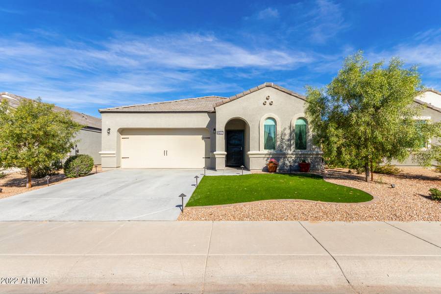 31036 W MITCHELL Drive, Buckeye, AZ 85396