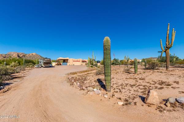 Apache Junction, AZ 85119,636 E FRONTIER Street