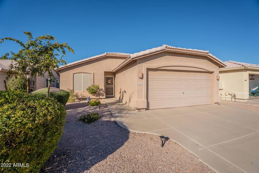 1402 E CHERRY HILLS Drive, Chandler, AZ 85249