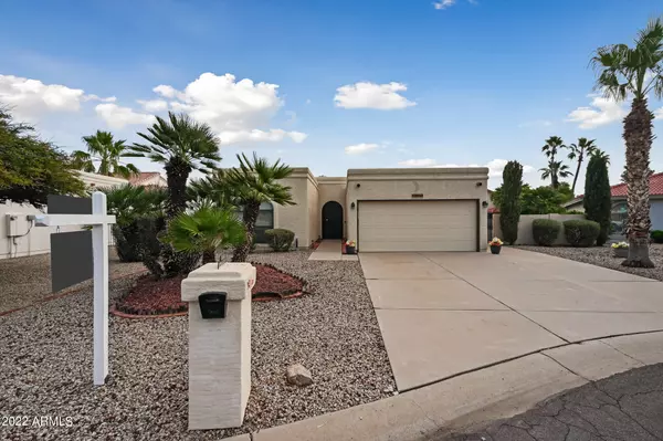 26045 S HOLLYGREEN Drive, Sun Lakes, AZ 85248