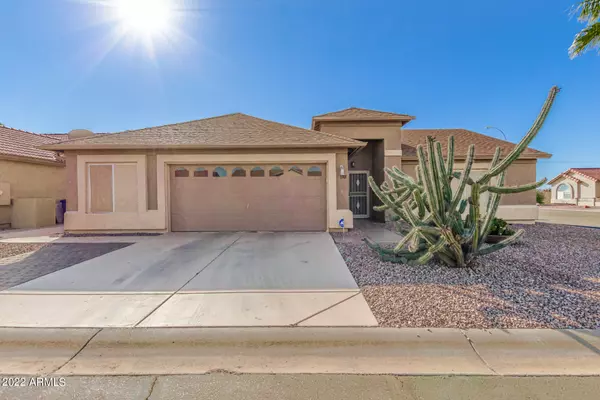 1701 E GLENEAGLE Drive, Chandler, AZ 85249