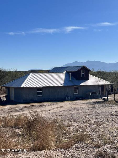 1330 E Sendero Drive, Huachuca City, AZ 85616