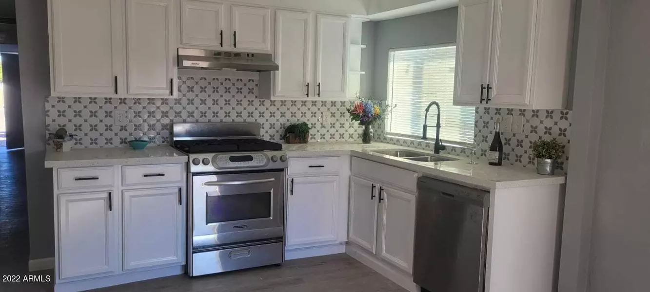 617 W SOUTHGATE Avenue, Phoenix, AZ 85041