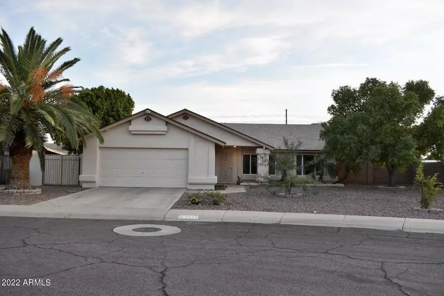 8523 W DREYFUS Drive, Peoria, AZ 85381