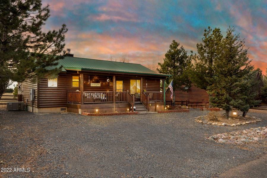 2654 PALOMINO Trail, Overgaard, AZ 85933