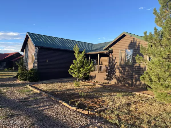 2749 SUNFLOWER Drive, Overgaard, AZ 85933