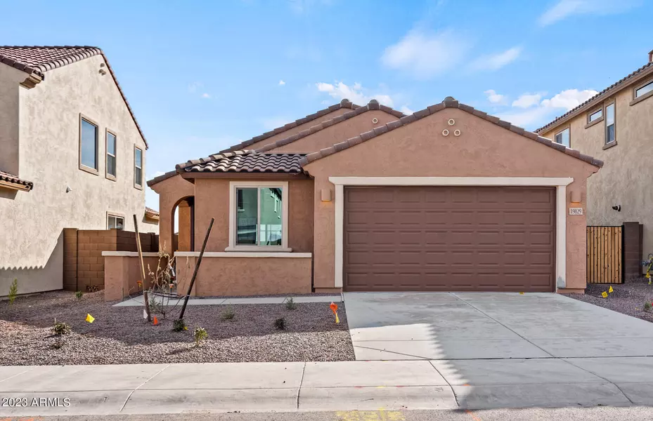 19829 W BADGETT Lane, Litchfield Park, AZ 85340