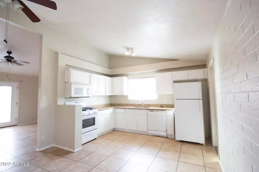 3807 W RUTH Avenue, Phoenix, AZ 85051